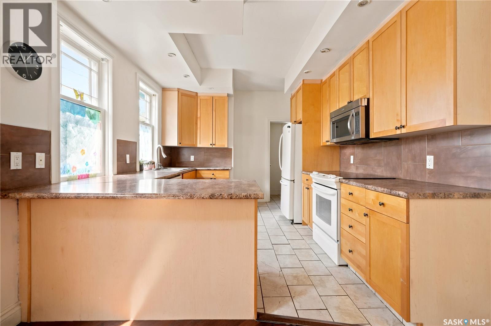 2038 Toronto Street, Regina, SK - Indoor Photo Showing Kitchen