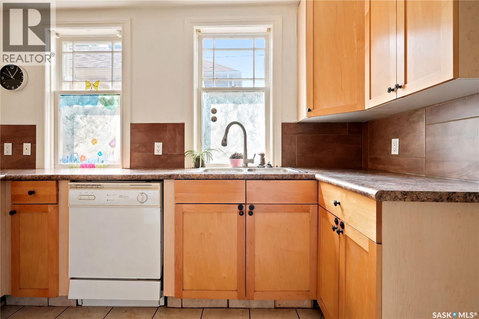 2038 Toronto Street, Regina, SK - Indoor Photo Showing Kitchen
