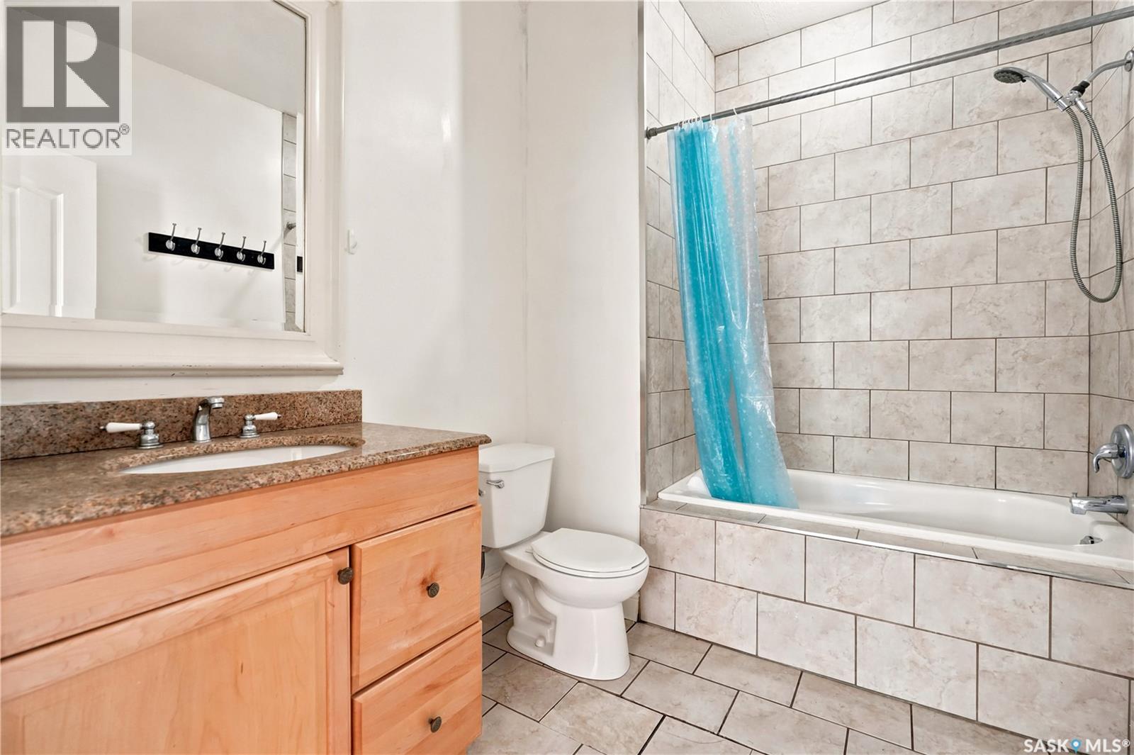 2038 Toronto Street, Regina, SK - Indoor Photo Showing Bathroom