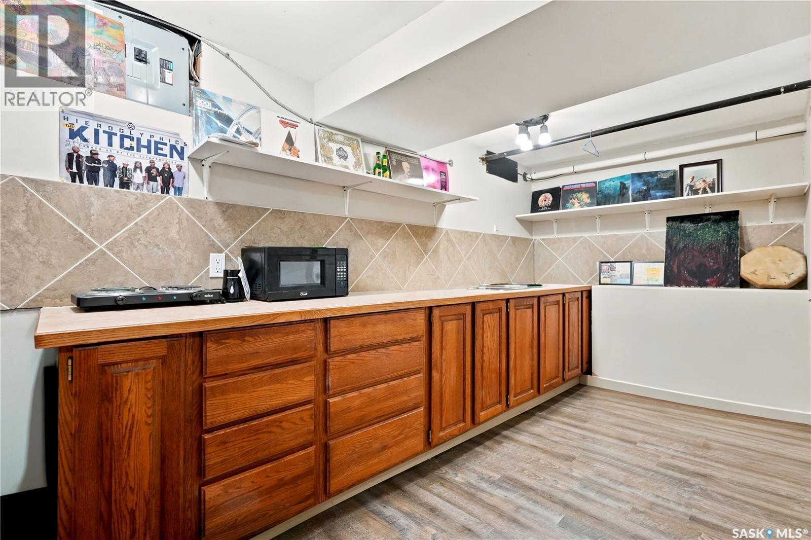 2038 Toronto Street, Regina, SK - Indoor