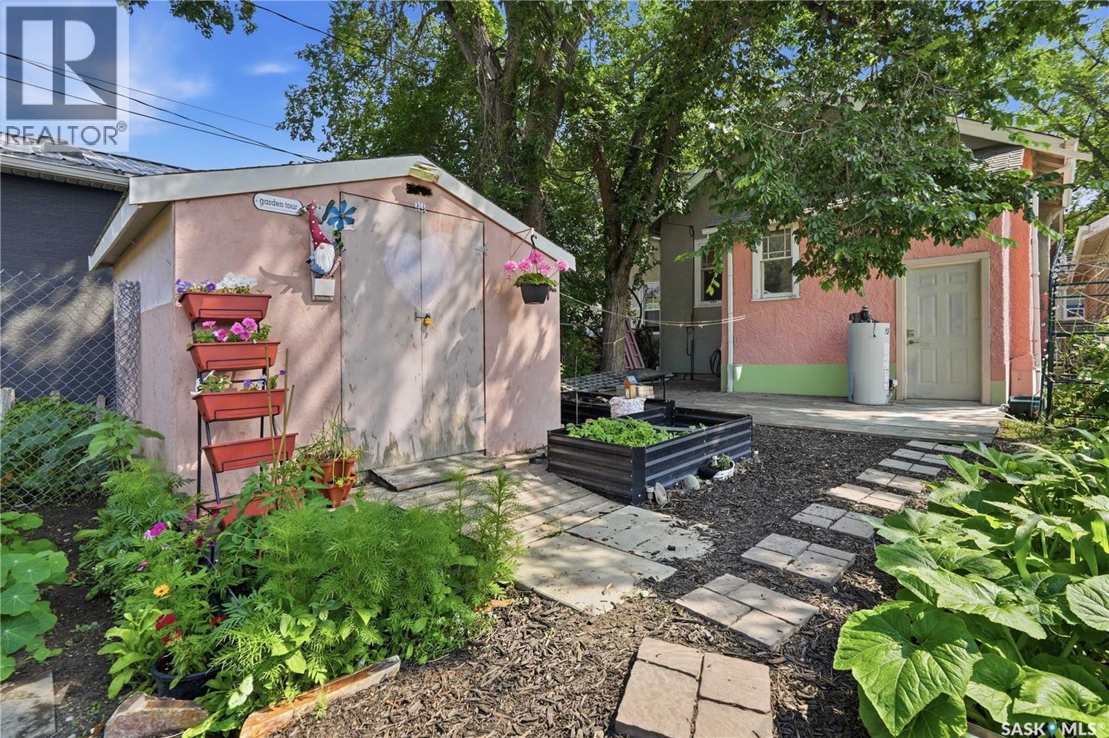2038 Toronto Street, Regina, SK - Outdoor