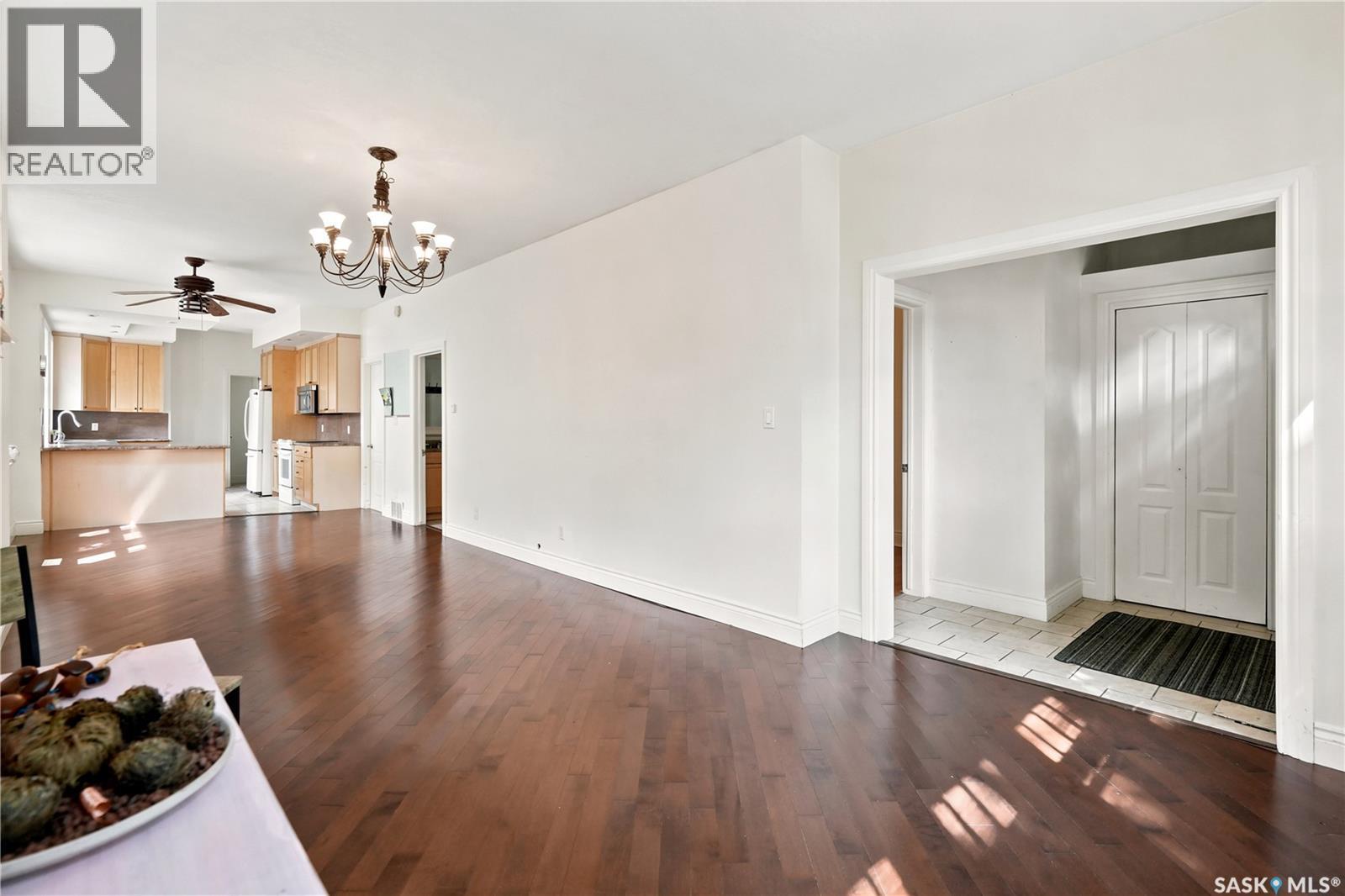 2038 Toronto Street, Regina, SK - Indoor