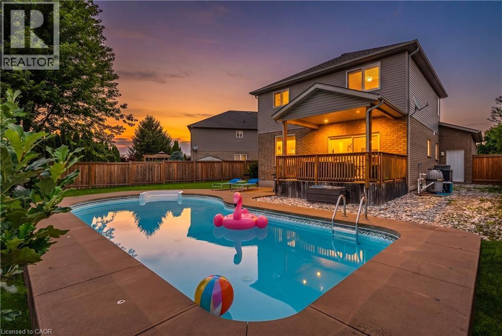 80 Loretta Drive, Virgil, ON - Outdoor With In Ground Pool With Deck Patio Veranda