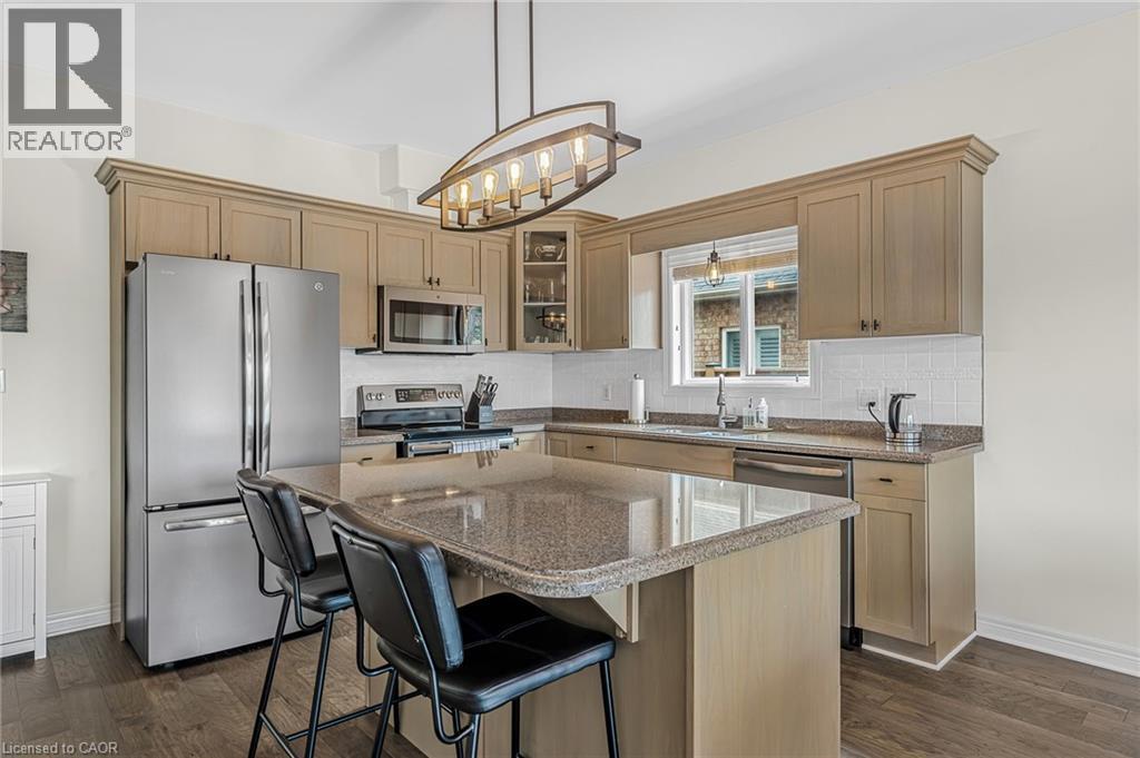 80 Loretta Drive, Virgil, ON - Indoor Photo Showing Kitchen With Stainless Steel Kitchen