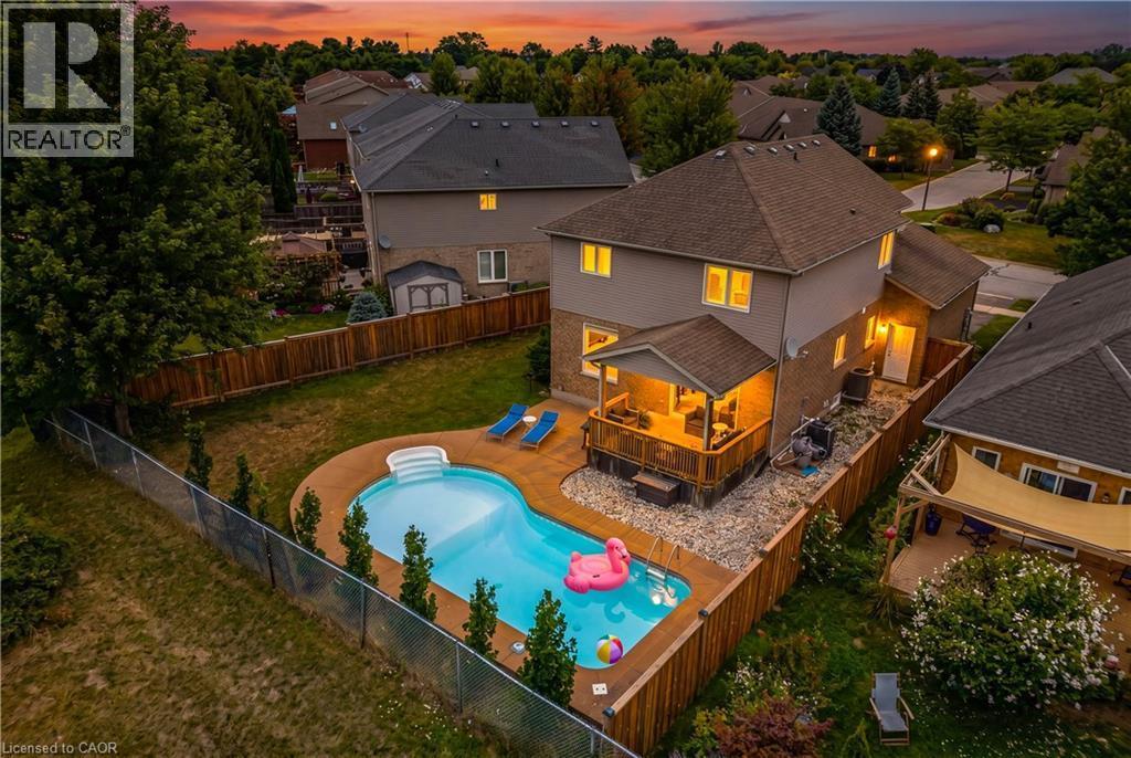 80 Loretta Drive, Virgil, ON - Outdoor With In Ground Pool