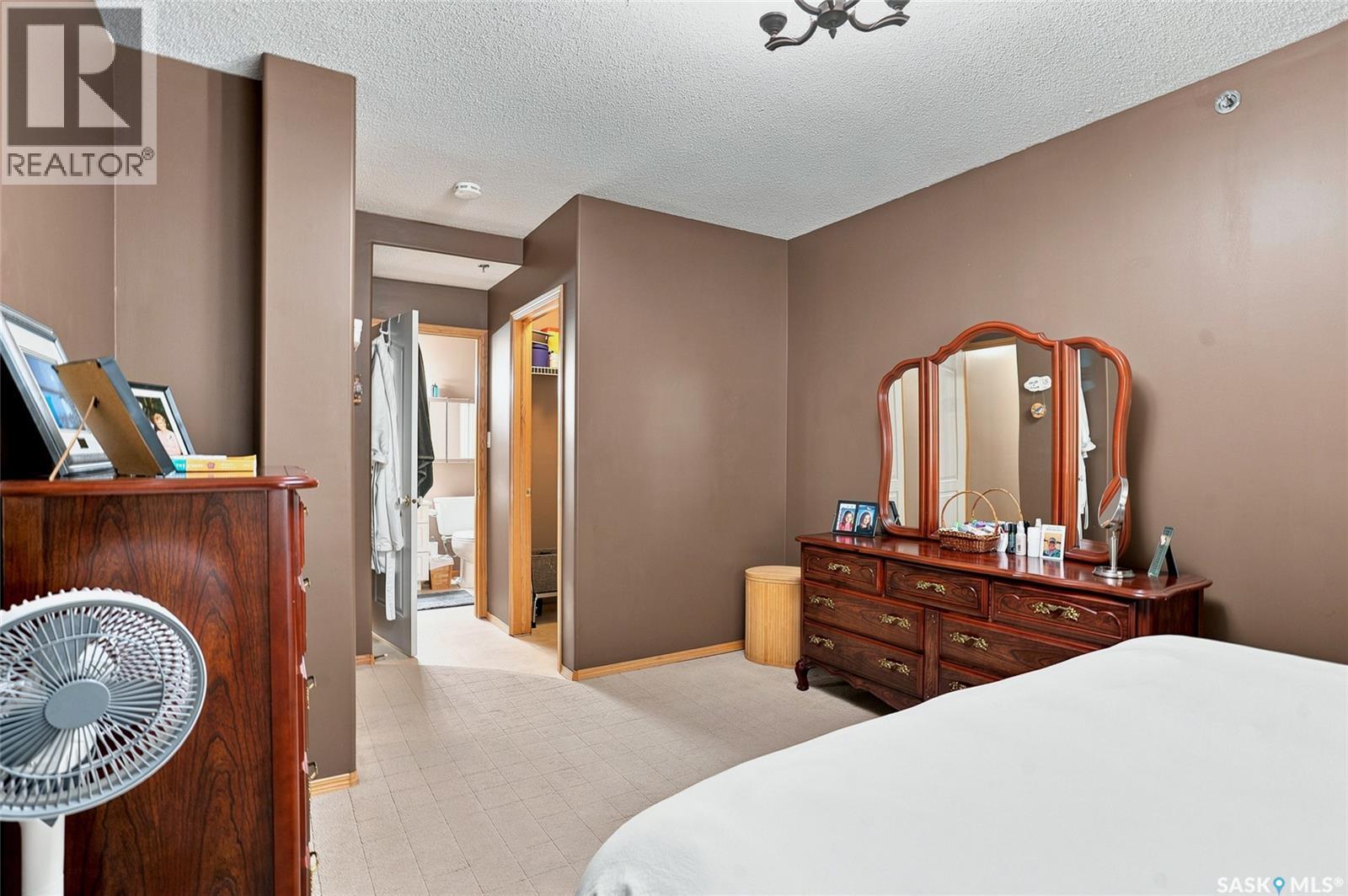 104 303 5Th Avenue N, Saskatoon, SK - Indoor Photo Showing Bedroom