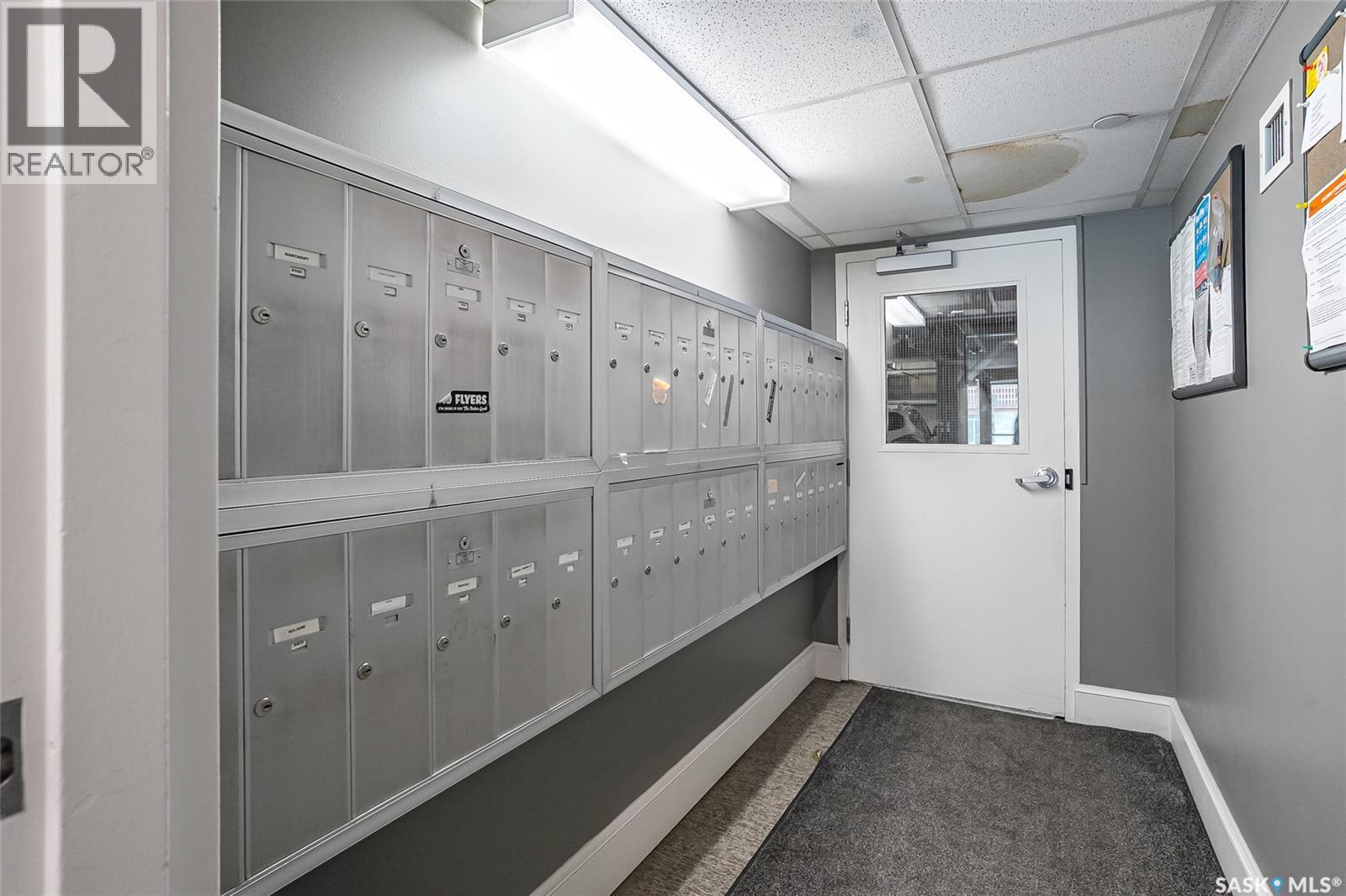 104 303 5Th Avenue N, Saskatoon, SK - Indoor Photo Showing Other Room