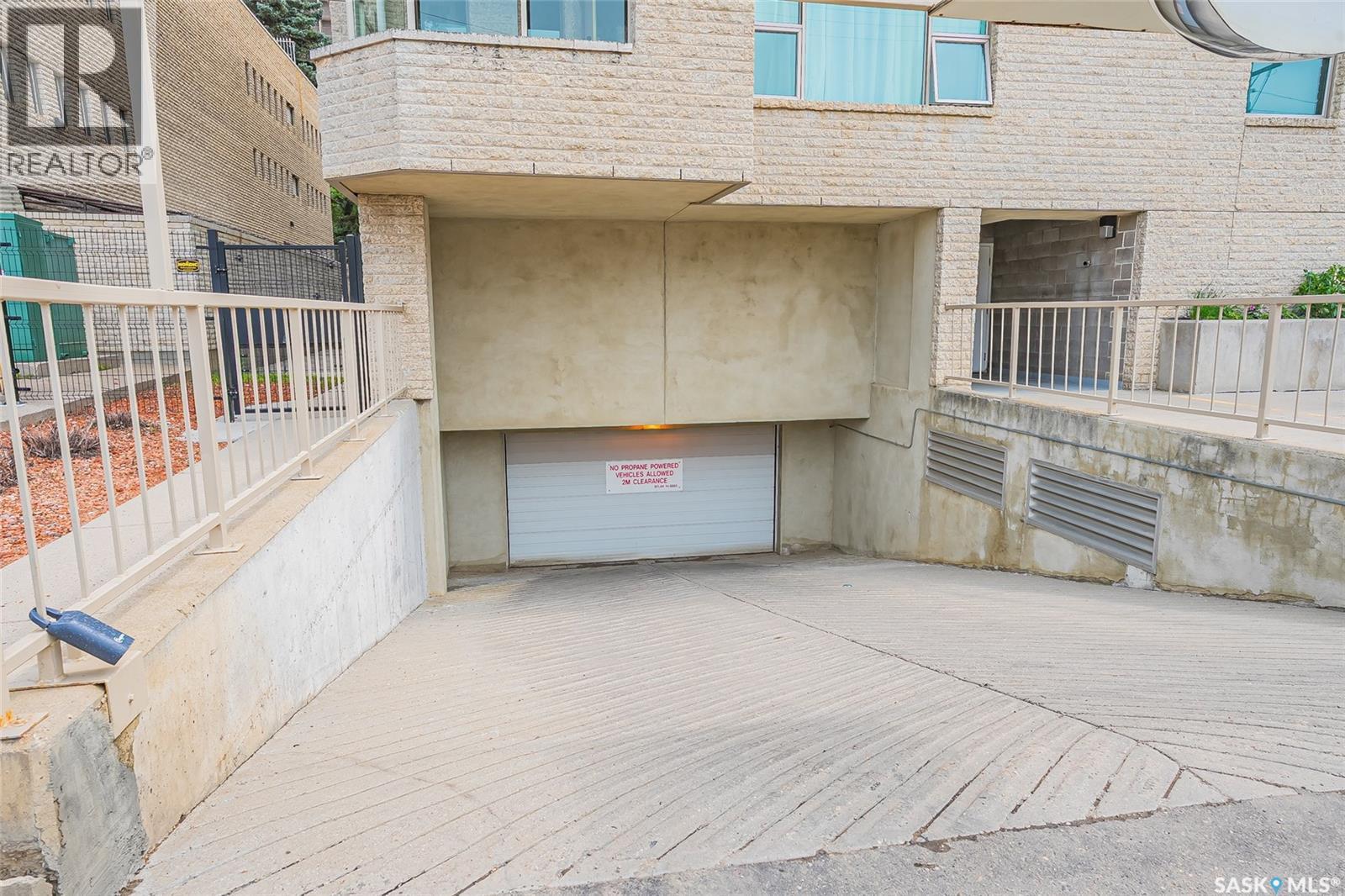 104 303 5Th Avenue N, Saskatoon, SK - Outdoor With Exterior
