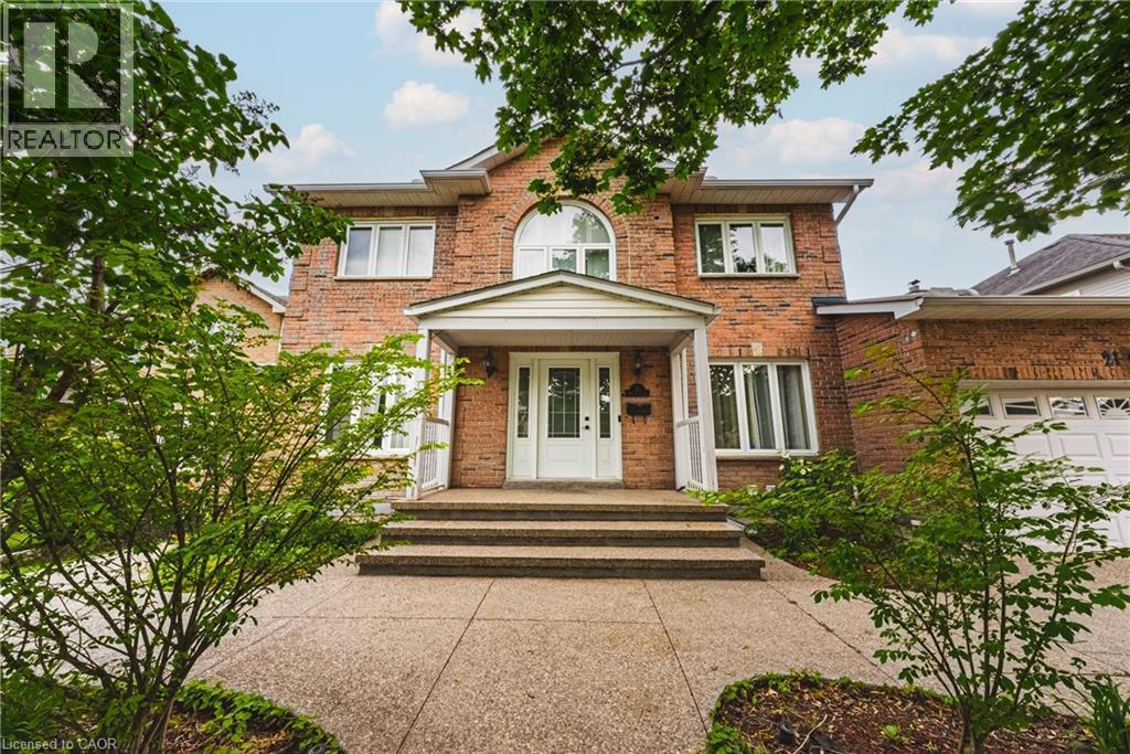 21 Moss Boulevard, Dundas, ON - Outdoor