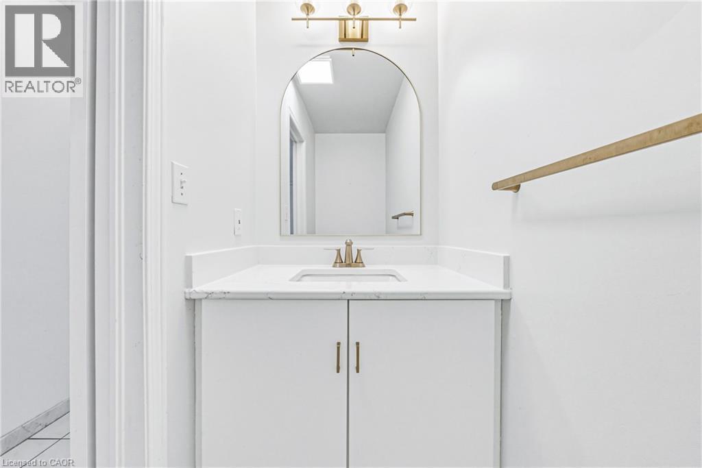 21 Moss Boulevard, Dundas, ON - Indoor