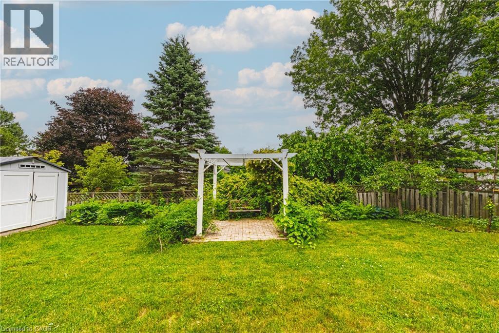21 Moss Boulevard, Dundas, ON - Outdoor