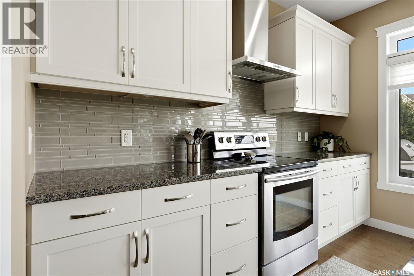 4665 Skinner Crescent, Regina, SK - Indoor Photo Showing Kitchen With Upgraded Kitchen