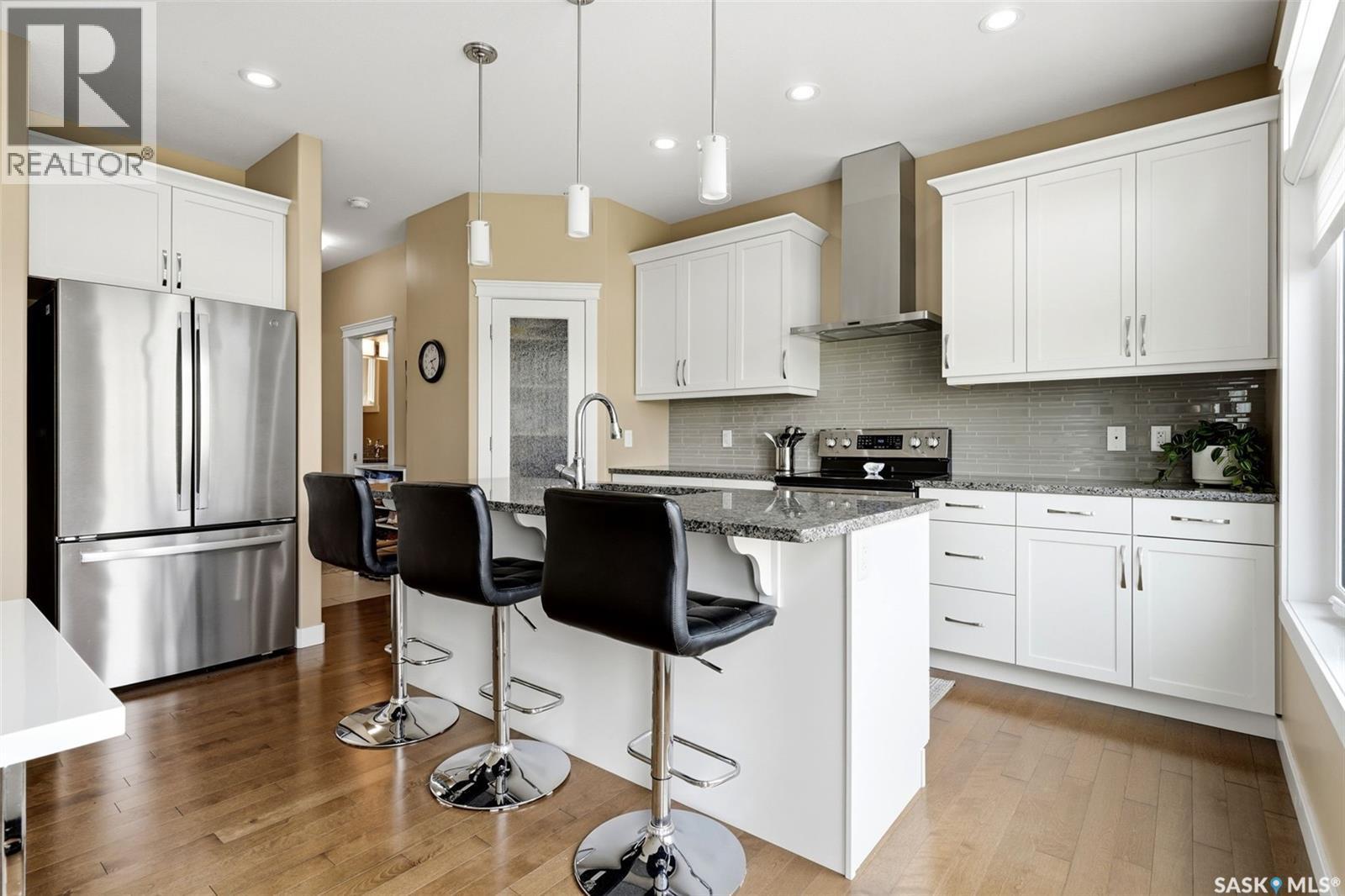 4665 Skinner Crescent, Regina, SK - Indoor Photo Showing Kitchen With Stainless Steel Kitchen With Upgraded Kitchen
