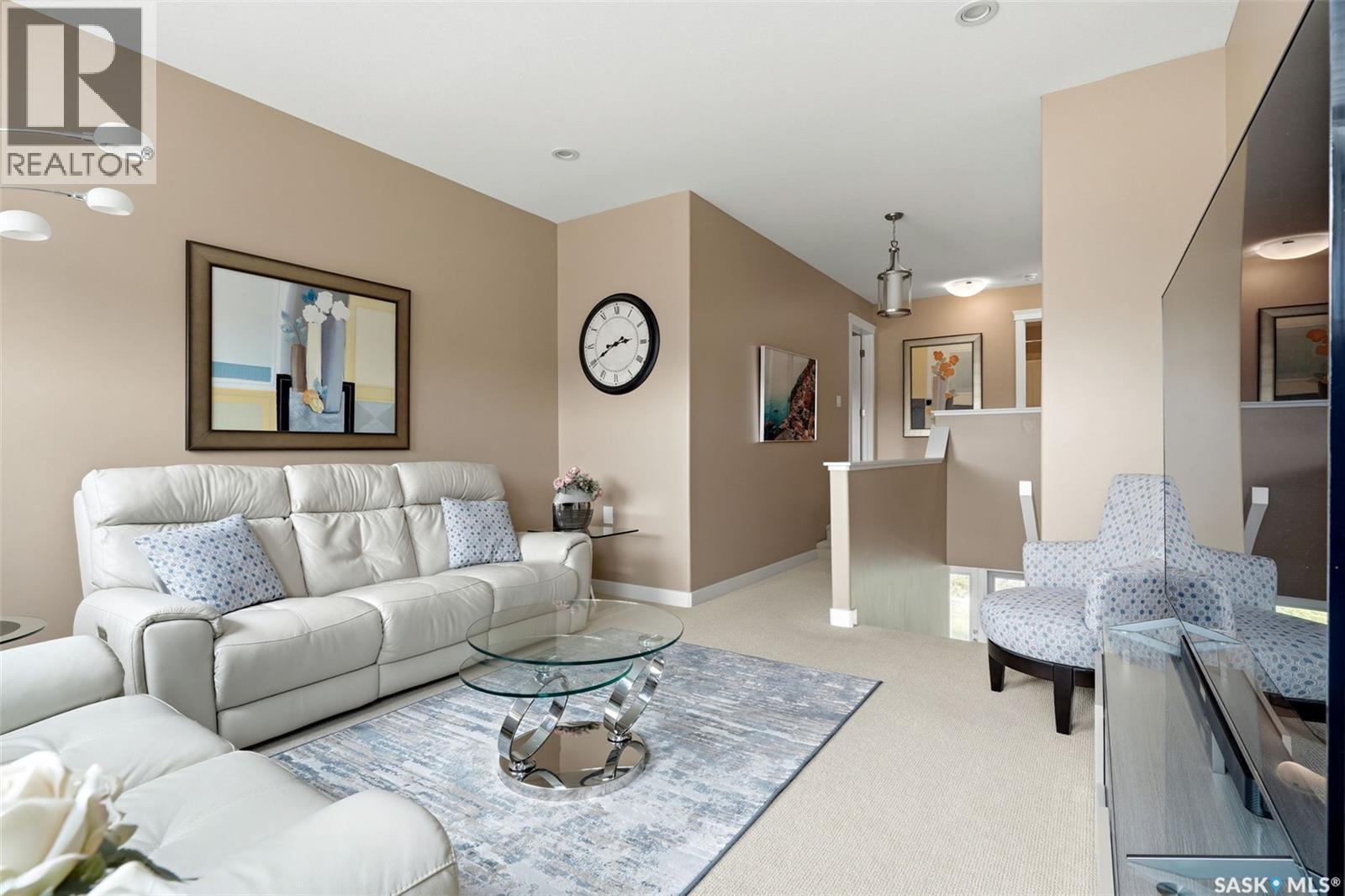 4665 Skinner Crescent, Regina, SK - Indoor Photo Showing Living Room