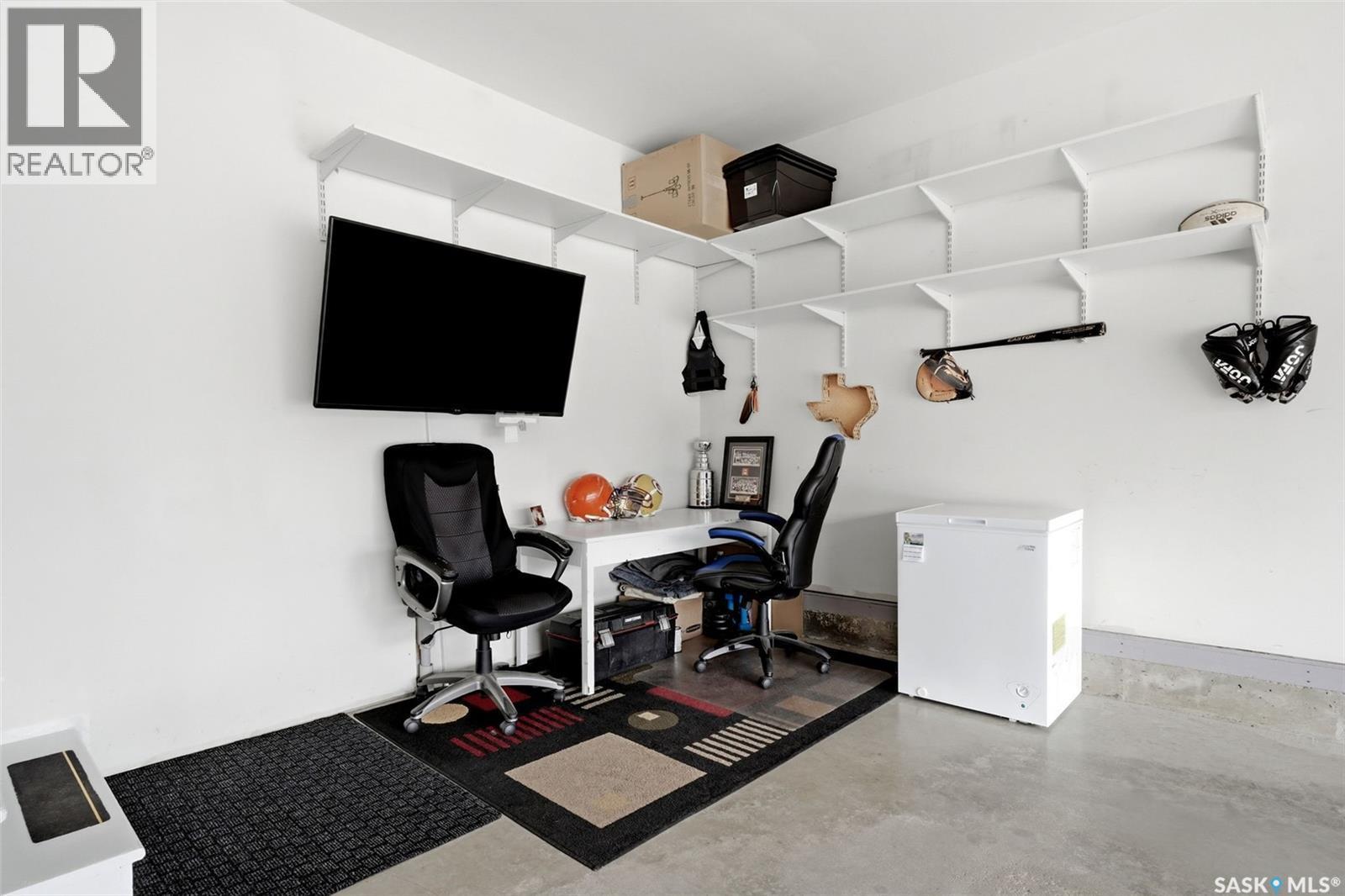 4665 Skinner Crescent, Regina, SK - Indoor Photo Showing Office