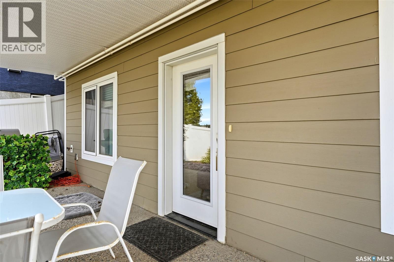 4665 Skinner Crescent, Regina, SK - Outdoor With Deck Patio Veranda With Exterior