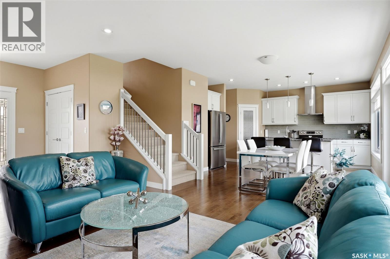 4665 Skinner Crescent, Regina, SK - Indoor Photo Showing Living Room