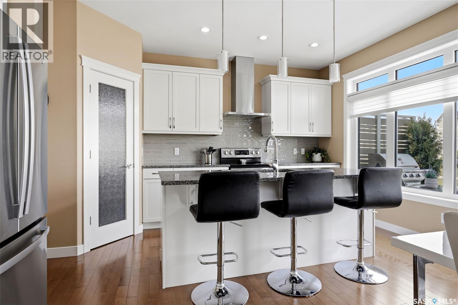 4665 Skinner Crescent, Regina, SK - Indoor Photo Showing Kitchen With Stainless Steel Kitchen With Upgraded Kitchen