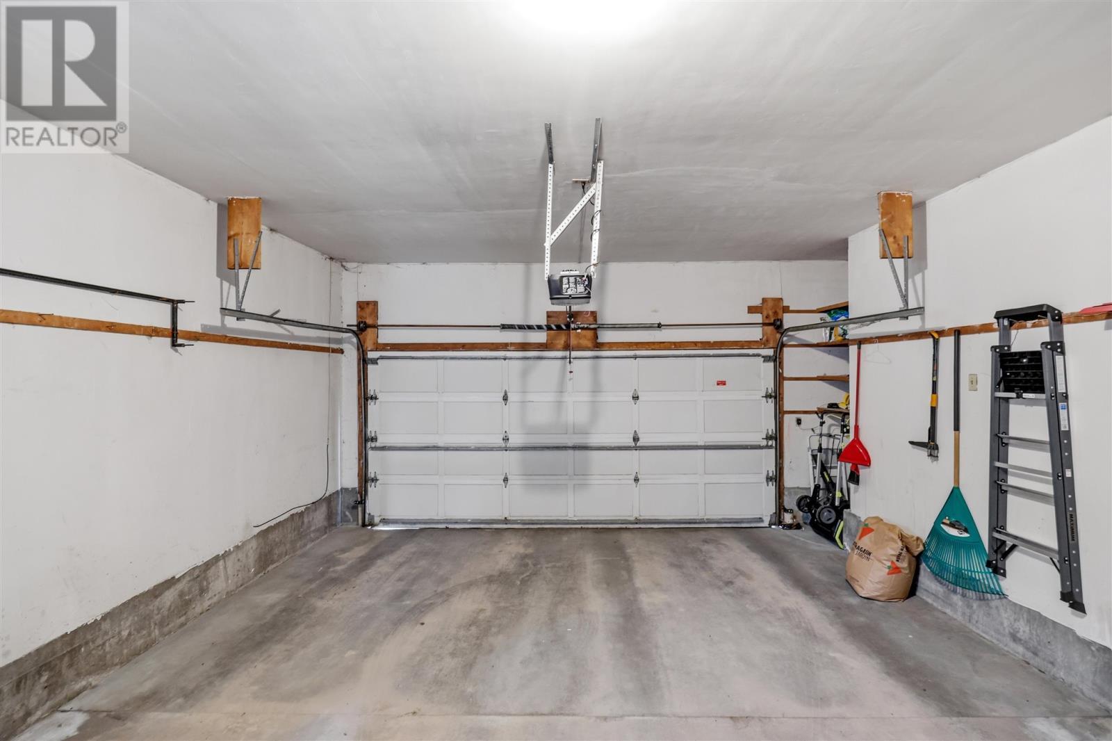 42 Caddy Ave, Sault Ste. Marie, ON - Indoor Photo Showing Garage