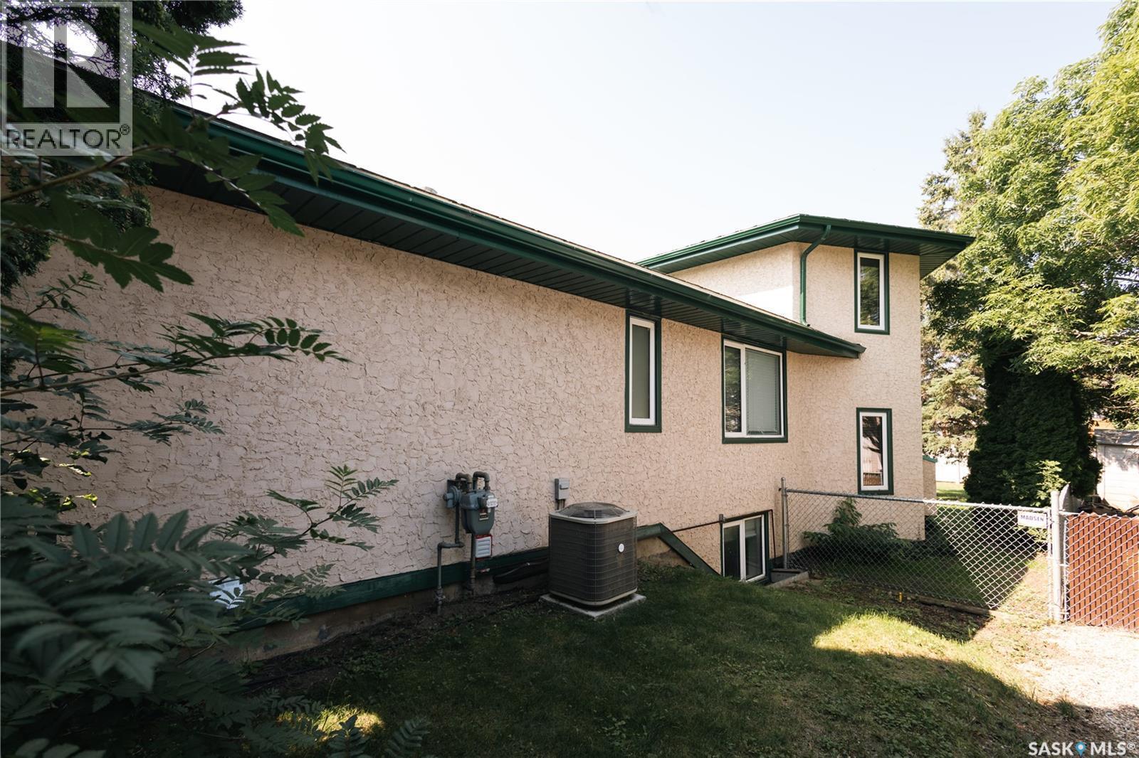 631 Buchanan Drive, Prince Albert, SK - Outdoor