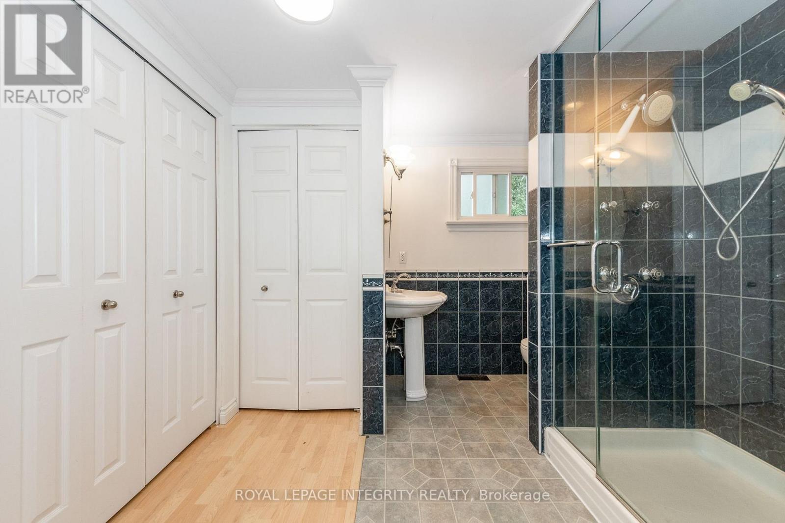 95 Mcclellan Road, Ottawa, ON - Indoor Photo Showing Bathroom