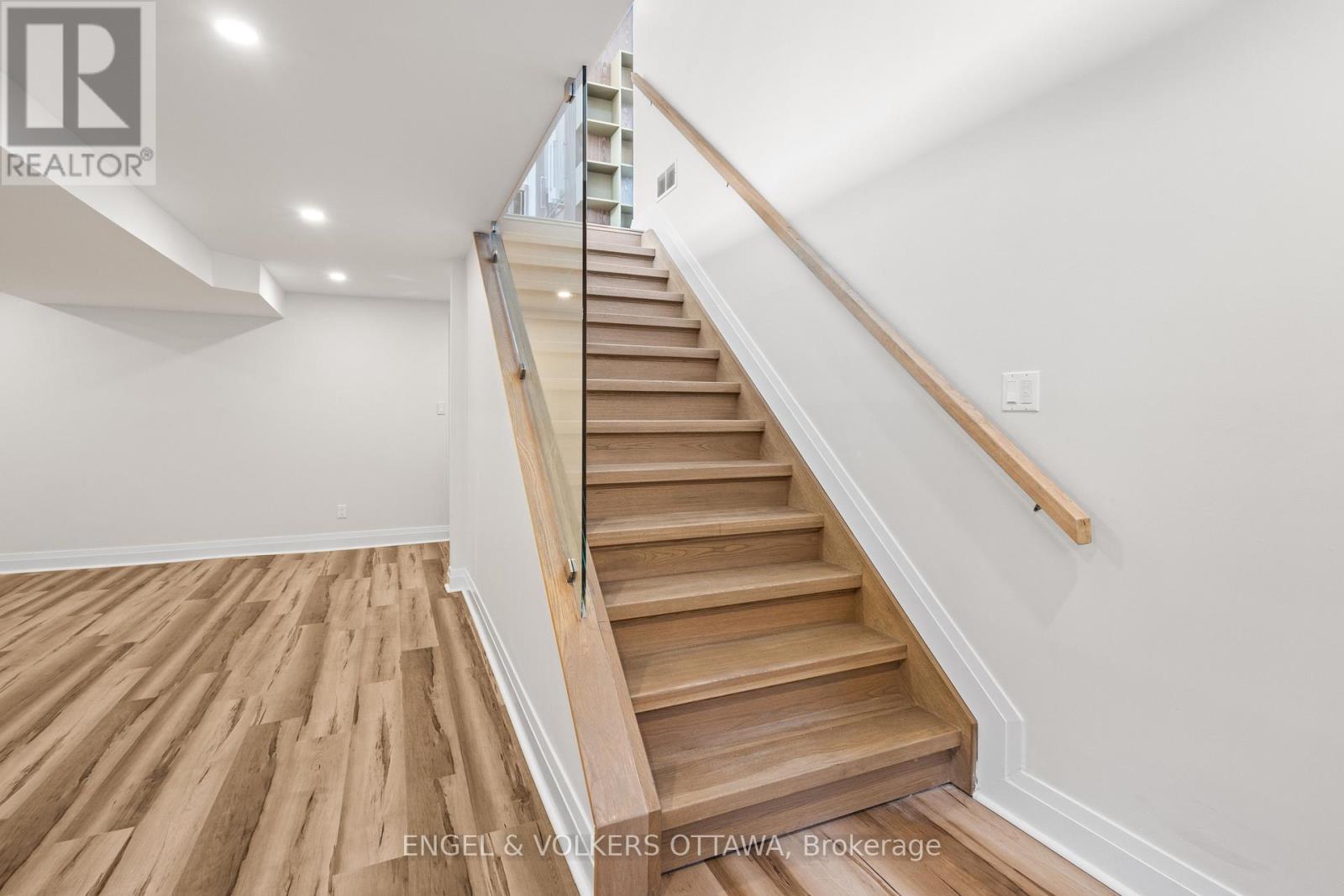 736 Sherbourne Road, Ottawa, ON - Indoor Photo Showing Other Room