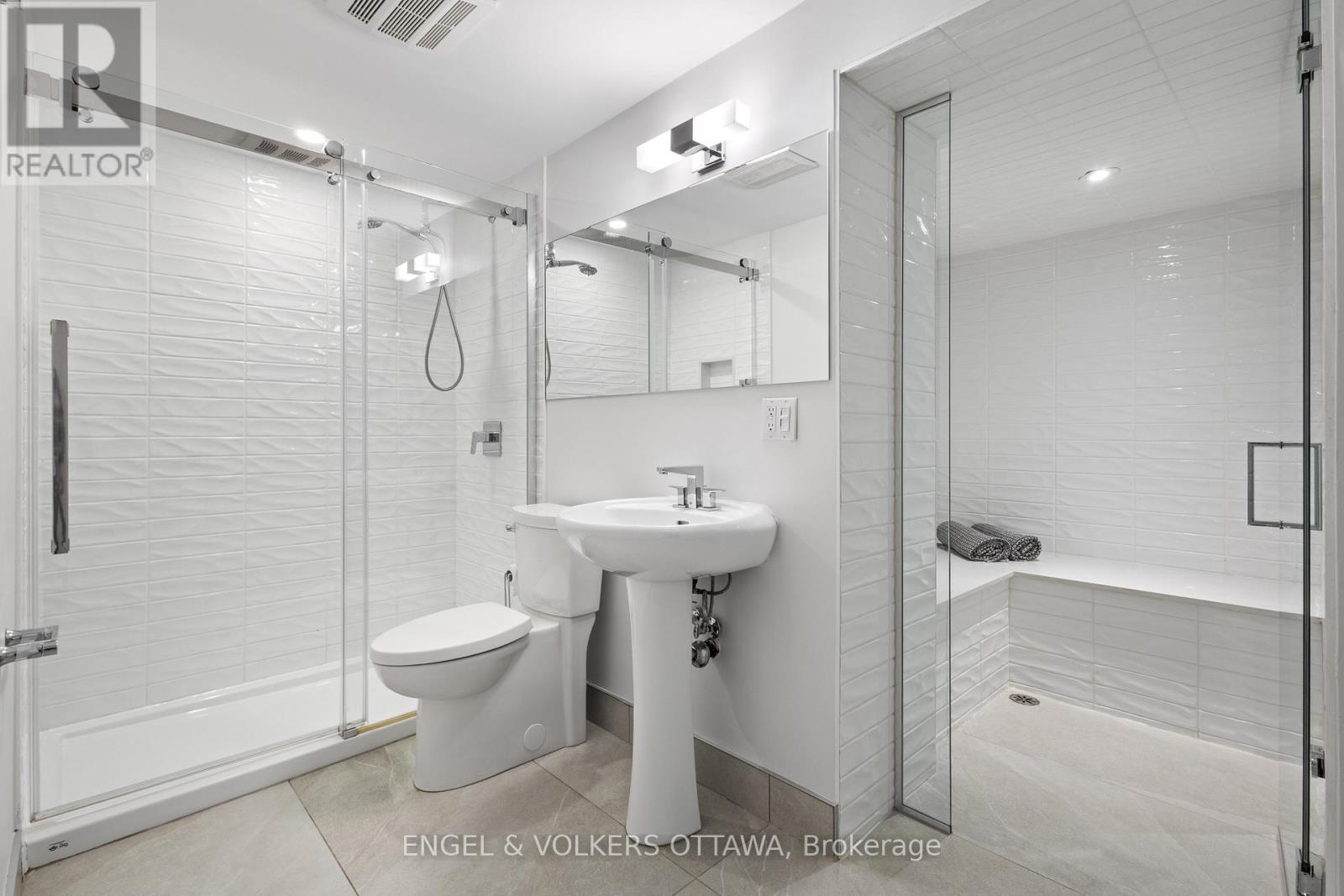 736 Sherbourne Road, Ottawa, ON - Indoor Photo Showing Bathroom