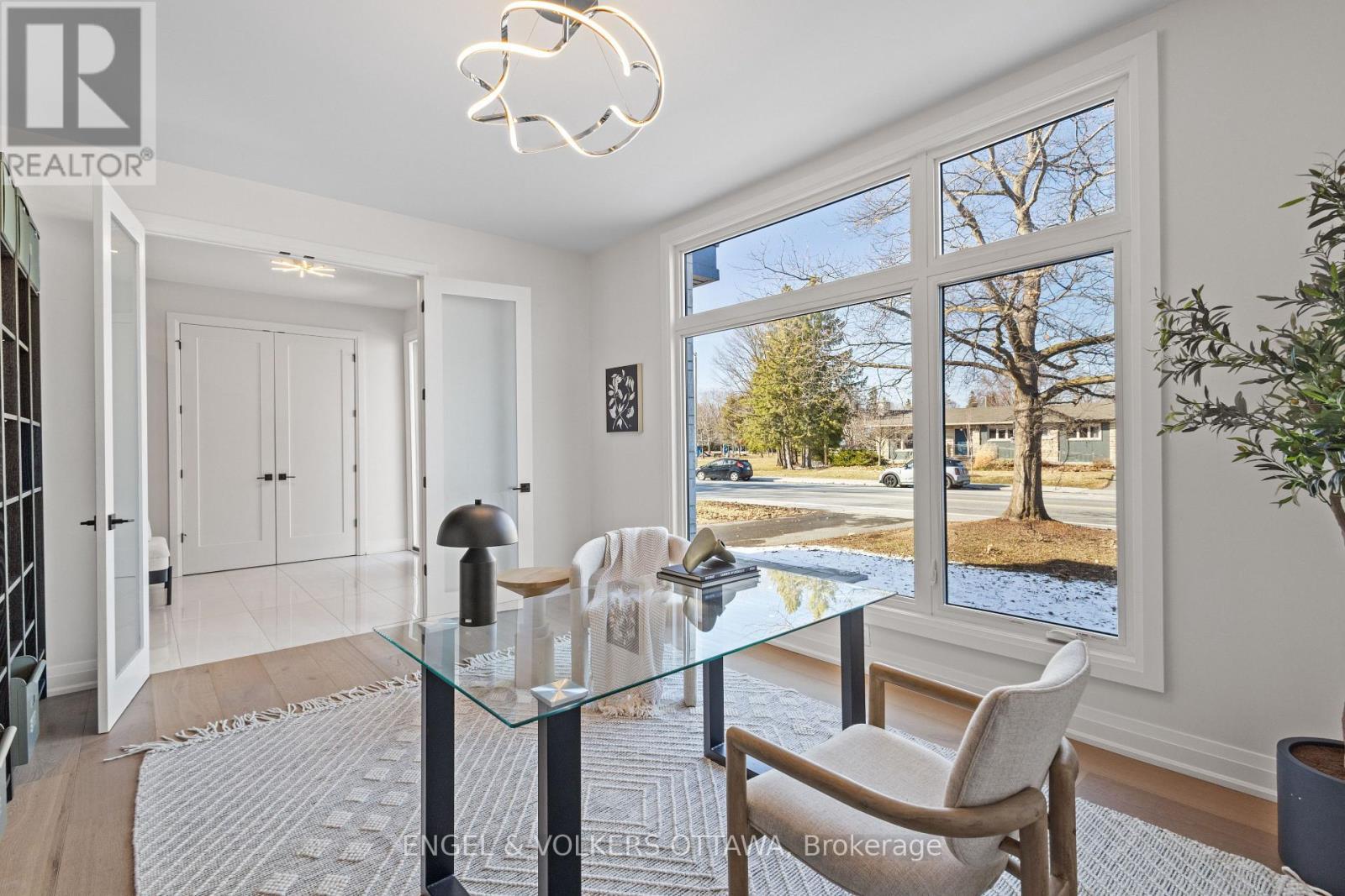 736 Sherbourne Road, Ottawa, ON - Indoor