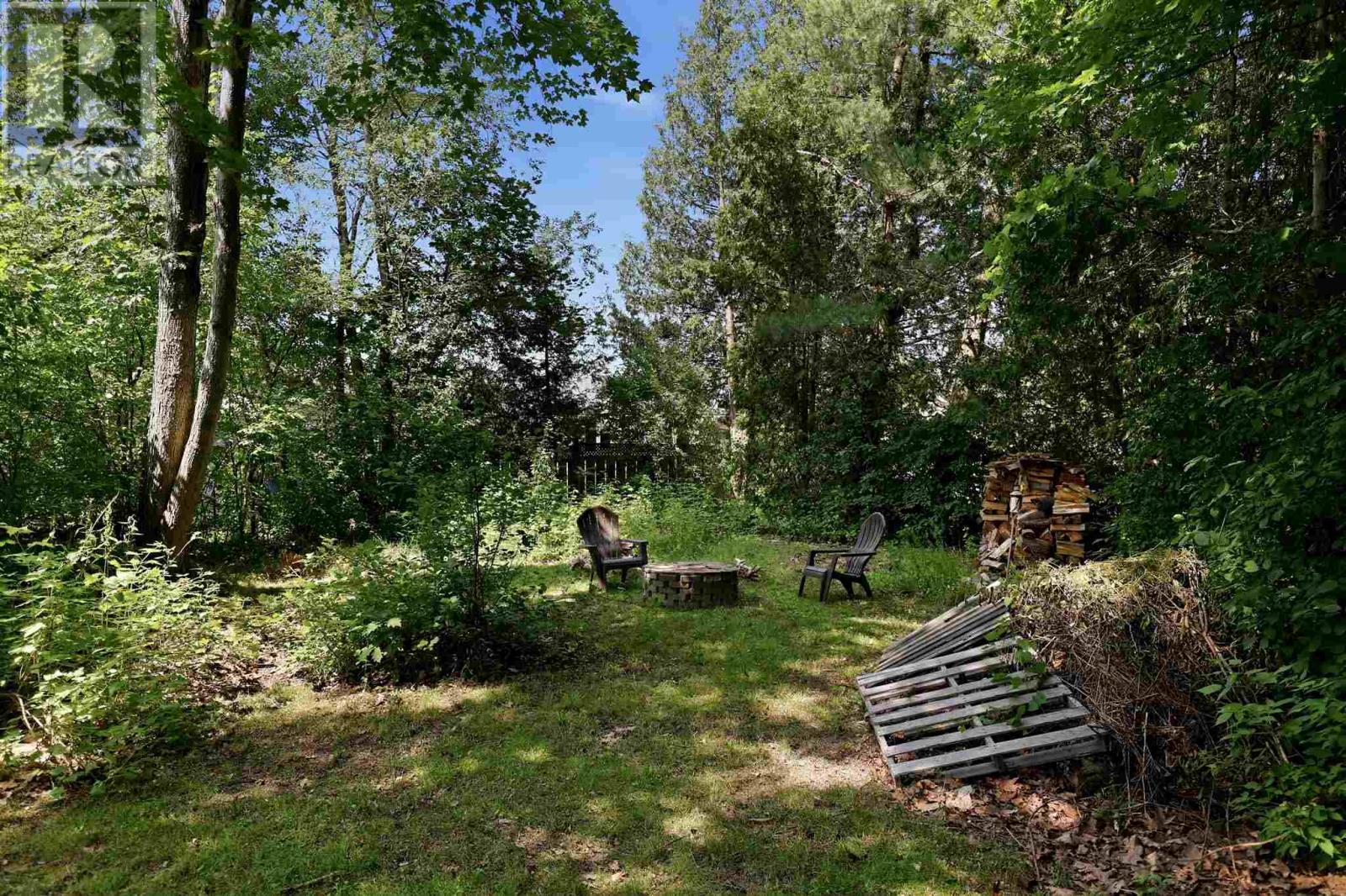 1750 Queen St E, Sault Ste. Marie, ON - Outdoor