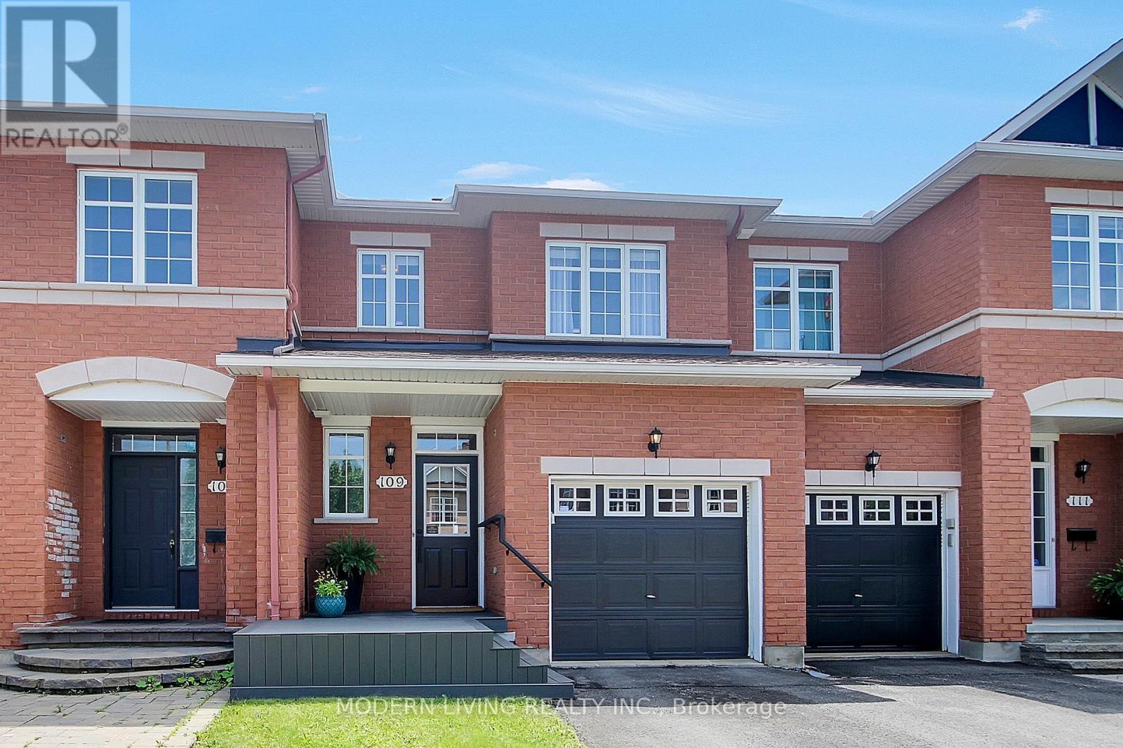 Front Exterior - 109 Deercroft Avenue, Ottawa, ON - Outdoor With Facade