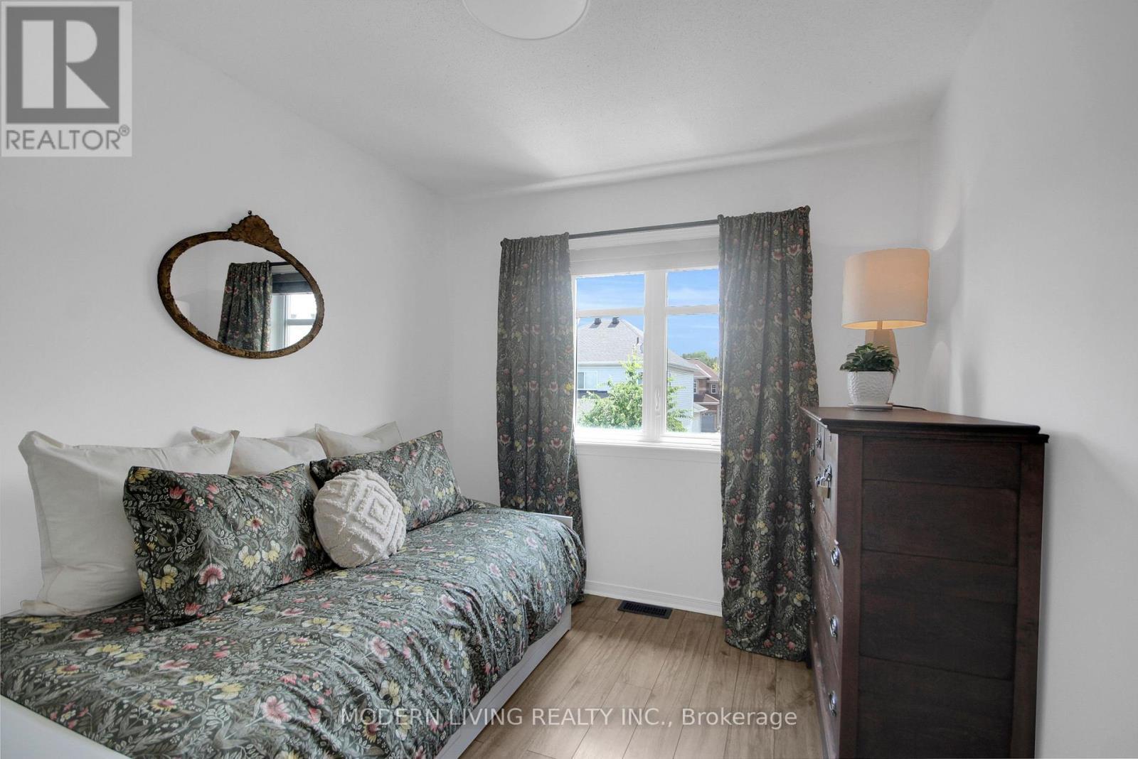 Bedroom - 109 Deercroft Avenue, Ottawa, ON - Indoor Photo Showing Other Room