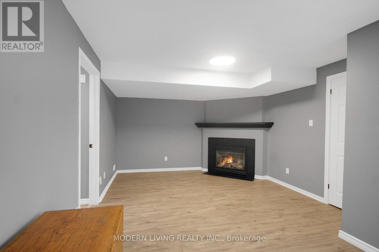 Family Room - 109 Deercroft Avenue, Ottawa, ON - Indoor With Fireplace
