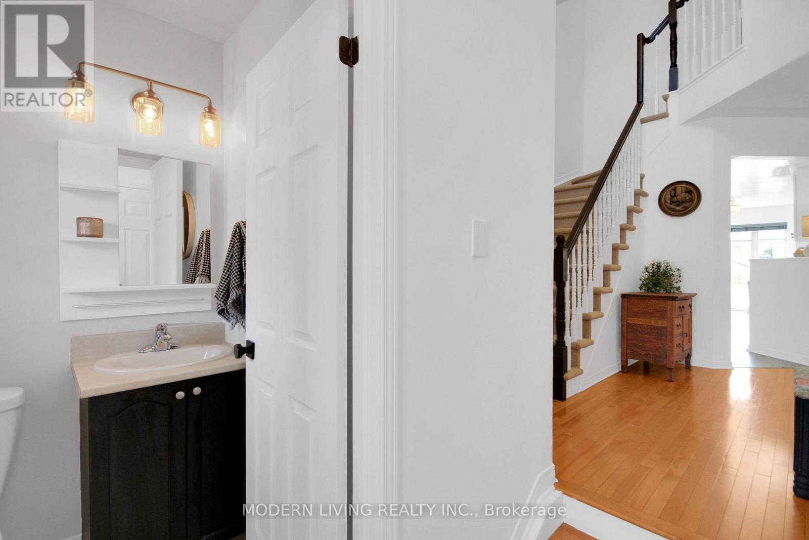 Half Bathroom - 109 Deercroft Avenue, Ottawa, ON - Indoor Photo Showing Bathroom