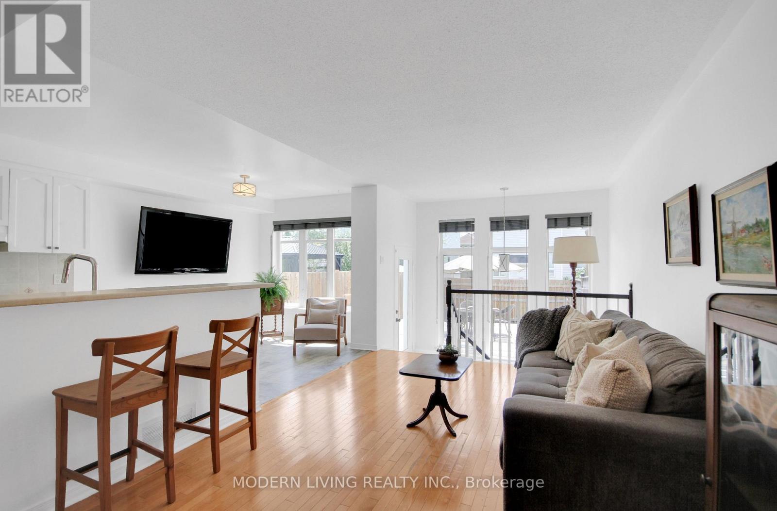 Open Concept Kitchen/Living Room - 109 Deercroft Avenue, Ottawa, ON - Indoor Photo Showing Living Room