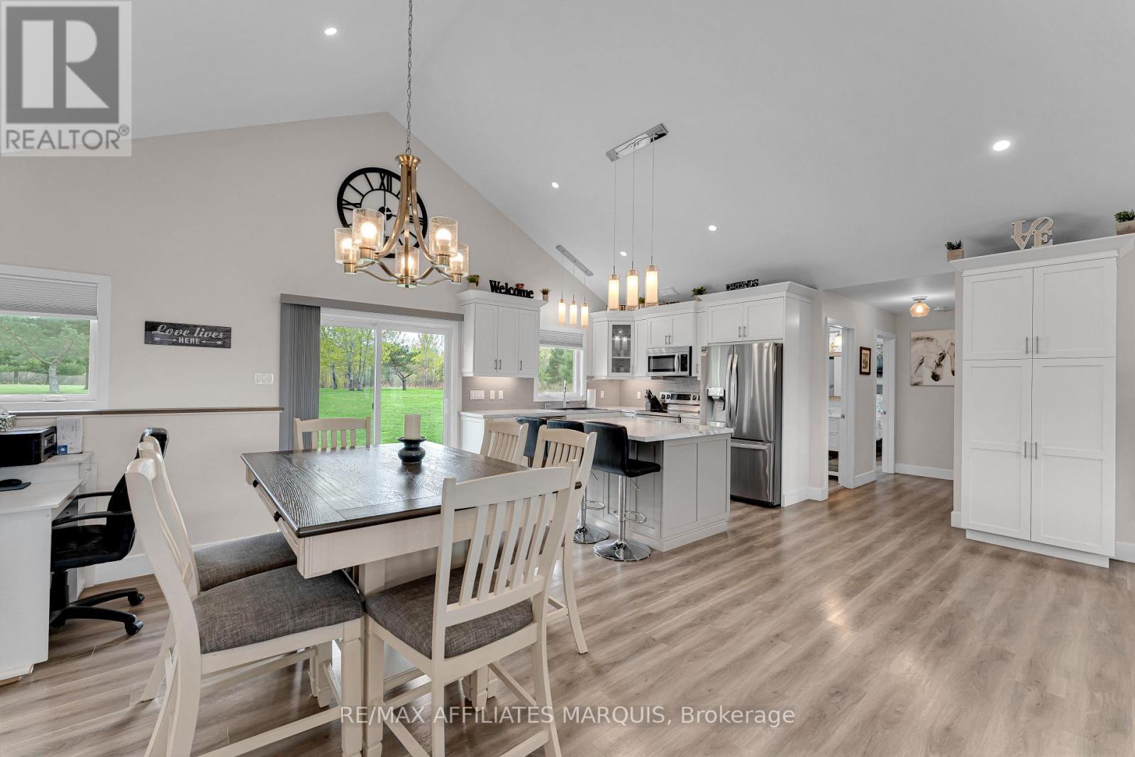 9517 County Road 42 Road, Rideau Lakes, ON - Indoor Photo Showing Dining Room