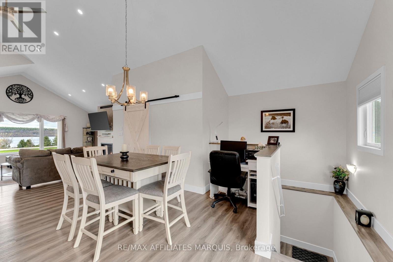 9517 County Road 42 Road, Rideau Lakes, ON - Indoor Photo Showing Dining Room