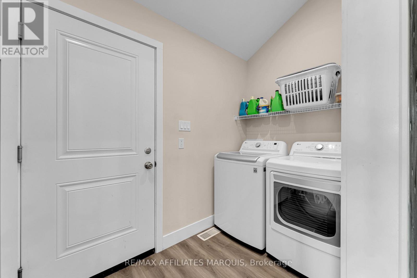 9517 County Road 42 Road, Rideau Lakes, ON - Indoor Photo Showing Laundry Room