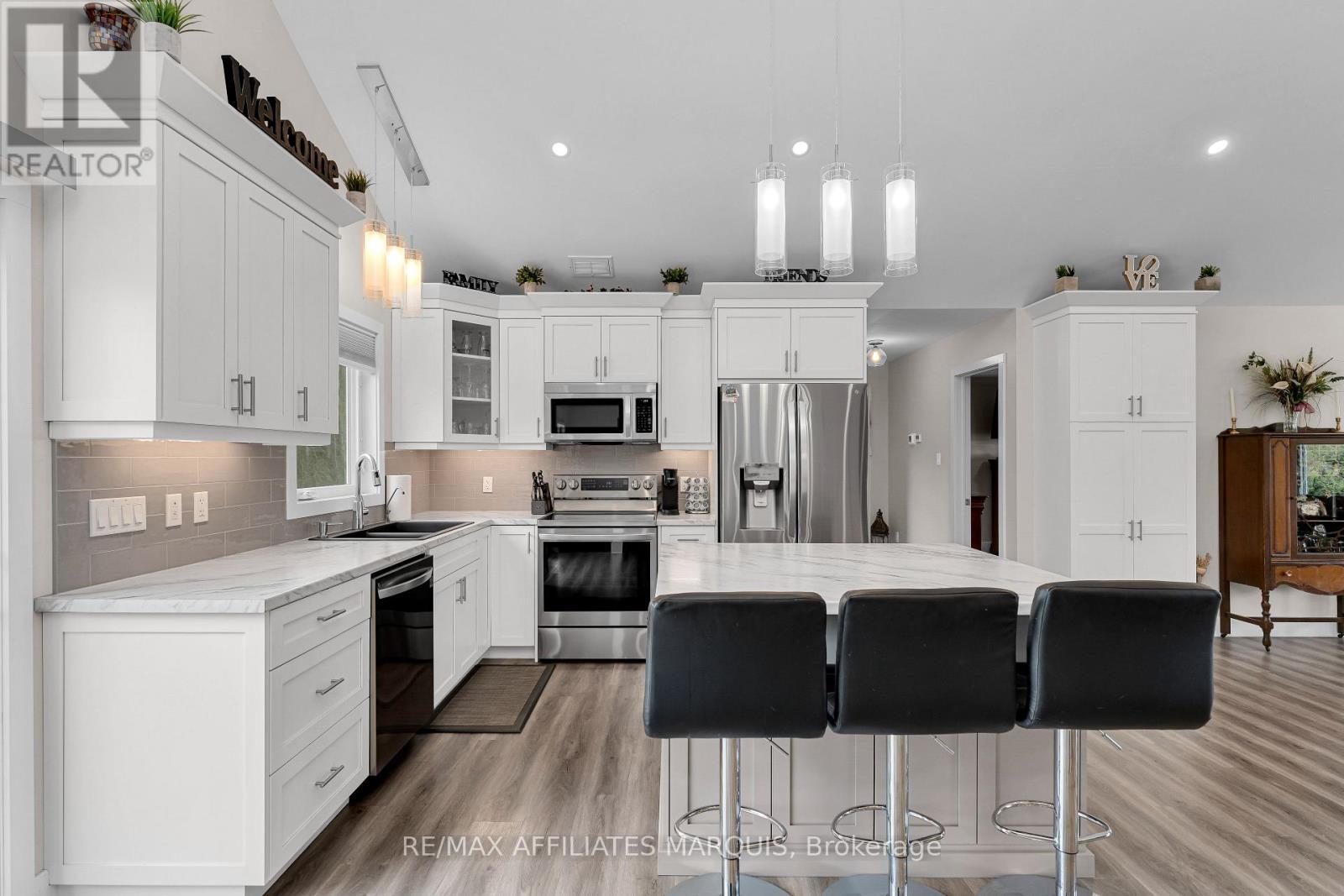 9517 County Road 42 Road, Rideau Lakes, ON - Indoor Photo Showing Kitchen With Upgraded Kitchen