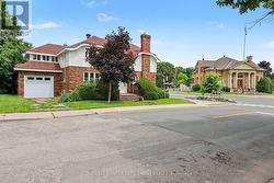 2 GLADSTONE AVENUE Smiths Falls, ON K7H 1L2