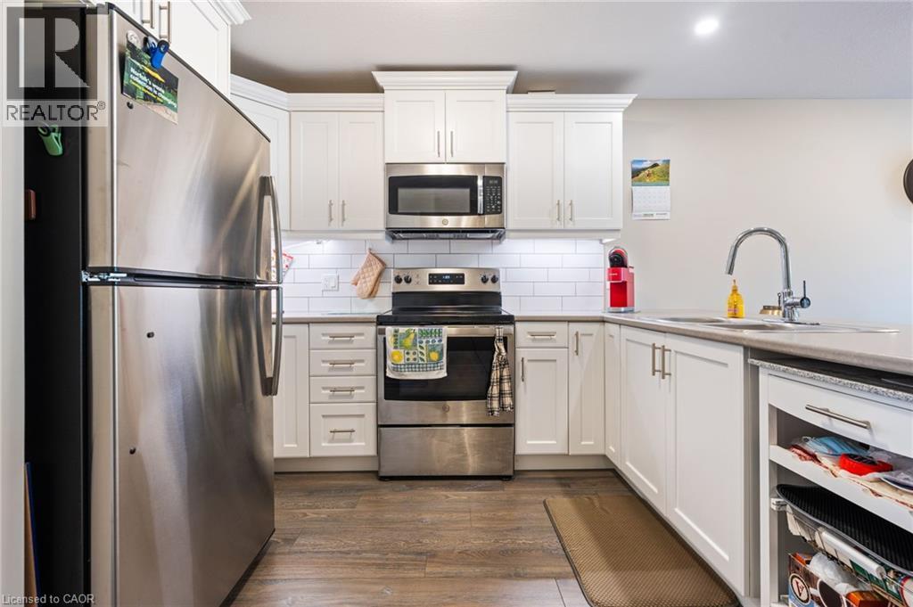 89 Windham Street, Simcoe, ON - Indoor Photo Showing Kitchen