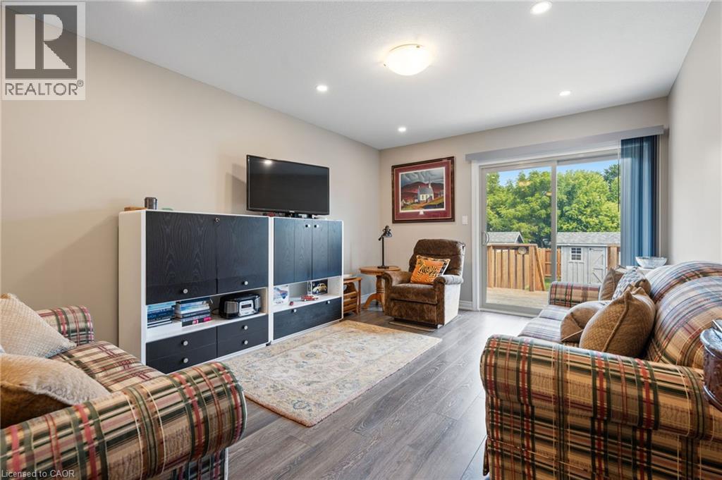 89 Windham Street, Simcoe, ON - Indoor Photo Showing Living Room
