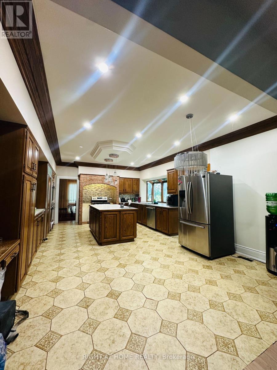 12 Keily Crescent E, Caledon, ON - Indoor
