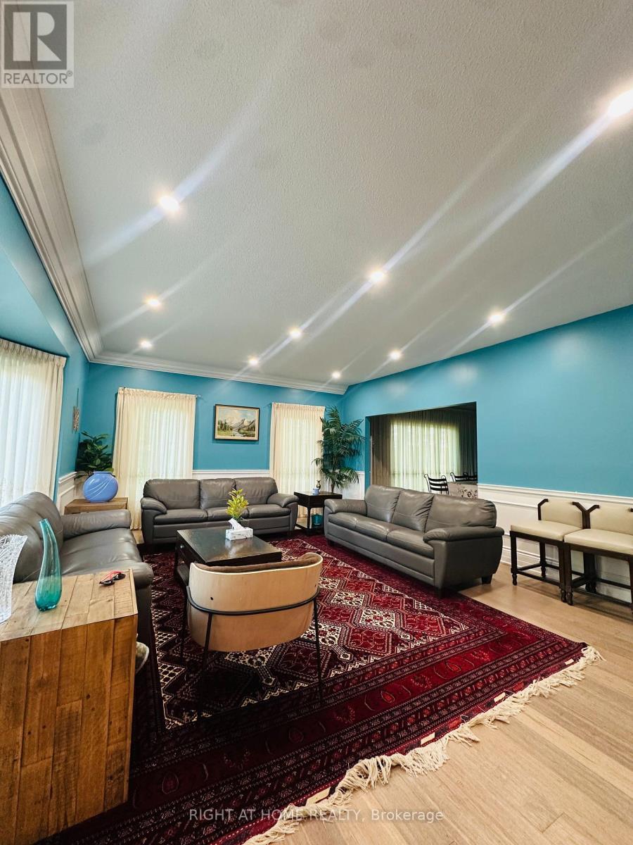 12 Keily Crescent E, Caledon, ON - Indoor