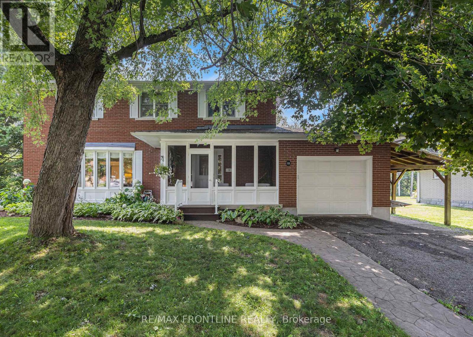 12 Glenview Crescent, Perth, ON - Outdoor With Facade