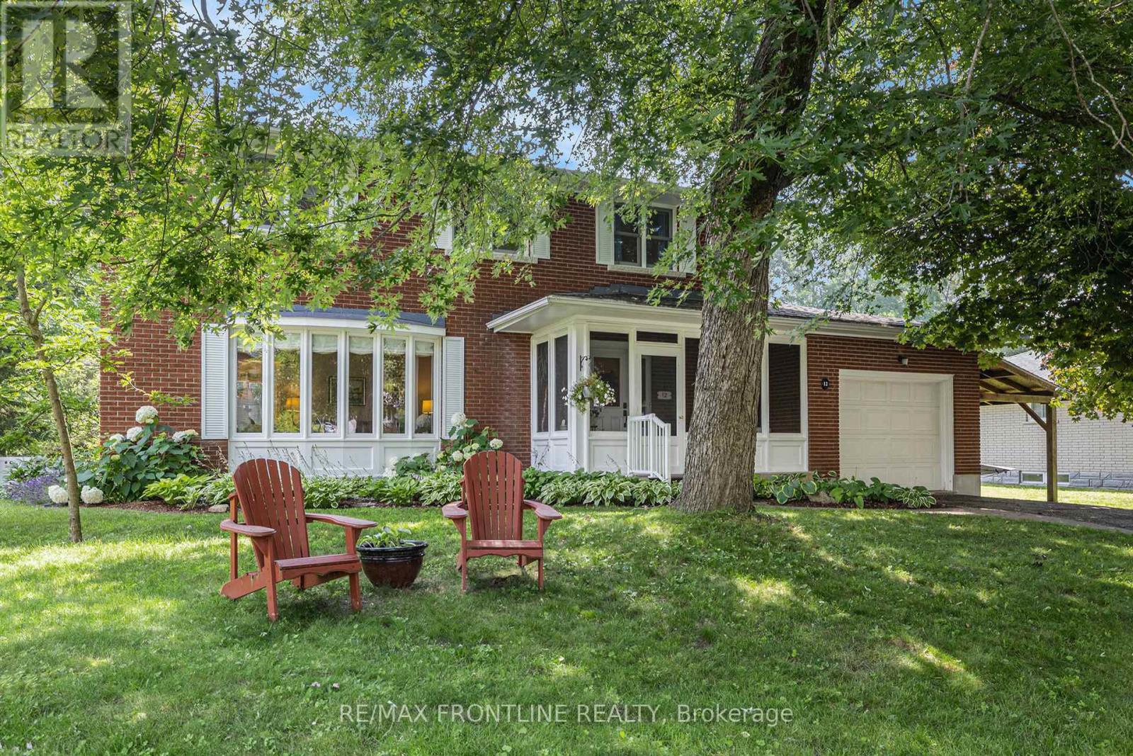 12 Glenview Crescent, Perth, ON - Outdoor