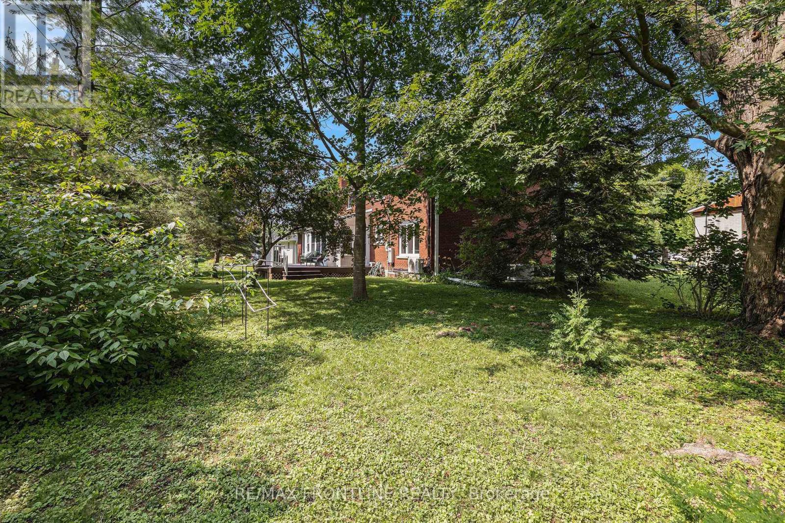 12 Glenview Crescent, Perth, ON - Outdoor