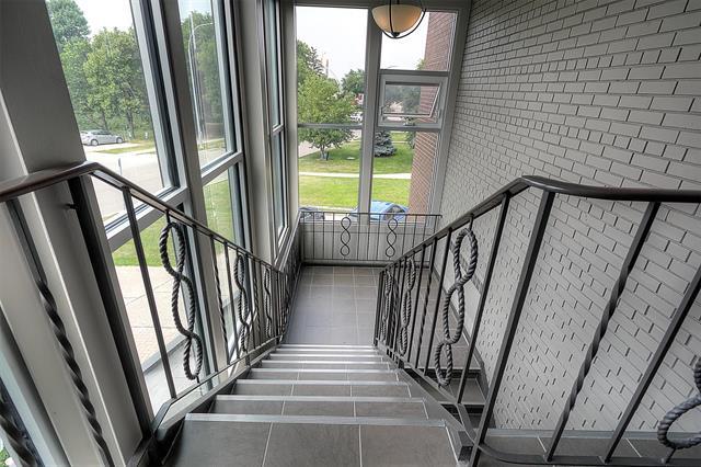 303-23 Lyndale Dr, Winnipeg, MB - Indoor Photo Showing Other Room