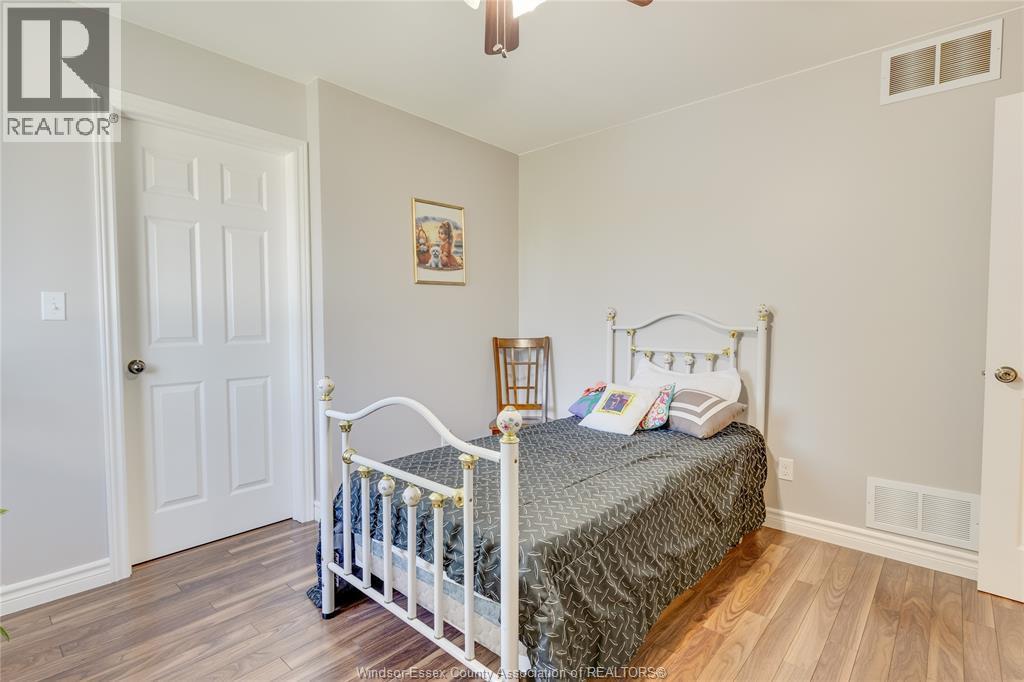503 Regent, St. Clair Beach, ON - Indoor Photo Showing Bedroom