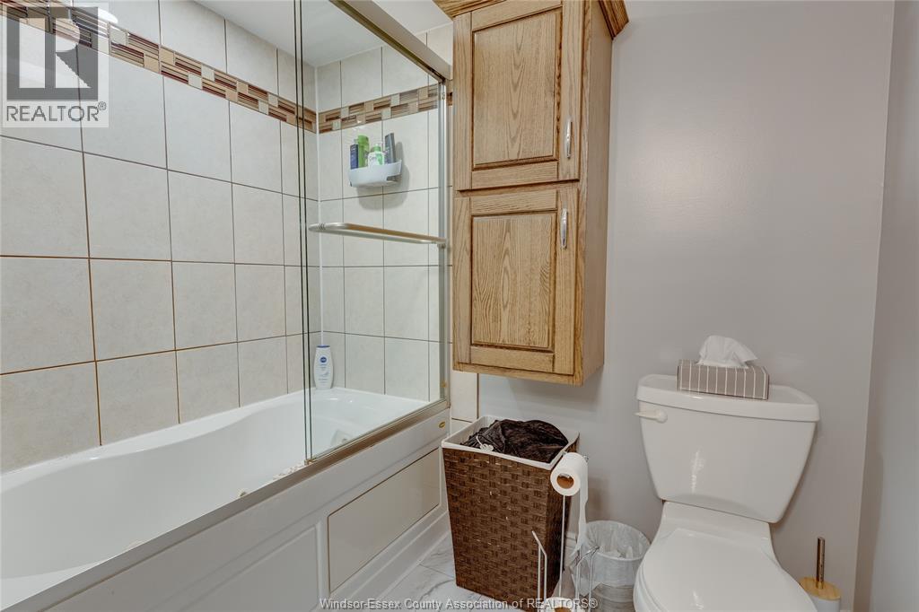 503 Regent, St. Clair Beach, ON - Indoor Photo Showing Bathroom