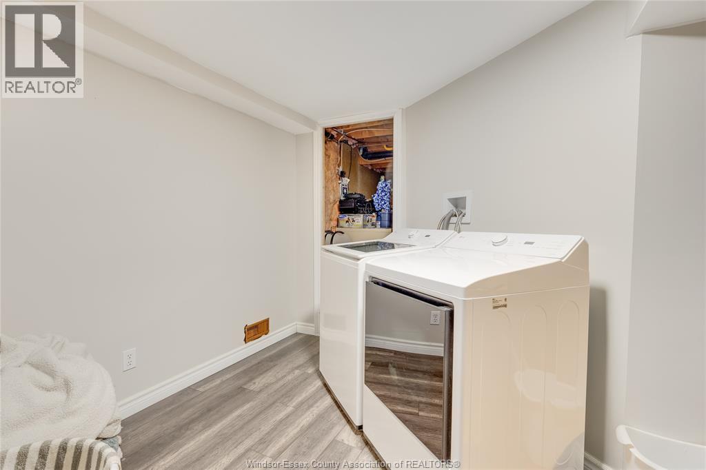 503 Regent, St. Clair Beach, ON - Indoor Photo Showing Laundry Room